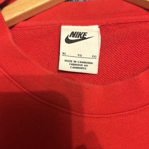 Nike sweatshirt, size xl red black and white in color - Picture 2 of 3